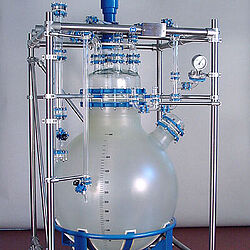 Cylindrical glass vessel with ECTFE protective coating
