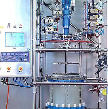 SPPS with automated dosing using load cells (gravimetric dosing) 