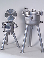Jacketed pressure filters with heating 