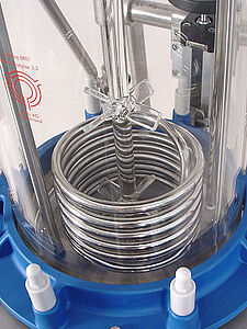 玻璃搅拌桨和内部冷却盘管
