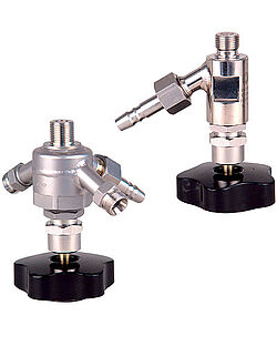 Bottom outlet valves for pressure reactors 