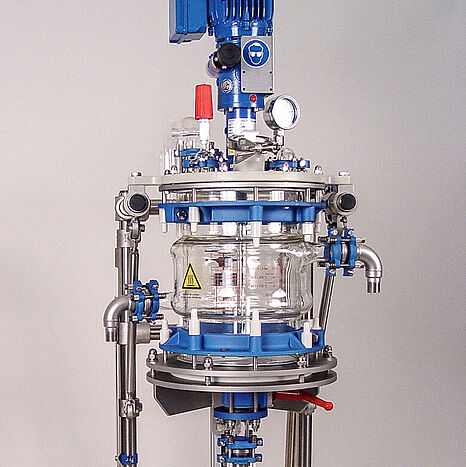 Solid phase reactor 10 lt. with heating/cooling jacket, motorized anchor stirrer, interchangeable stirrer design.