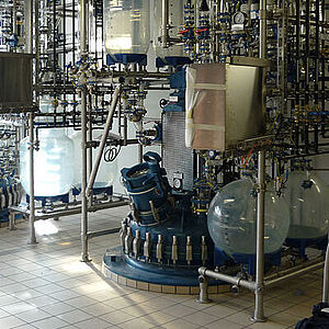 630升混合槽带玻璃蒸馏系统