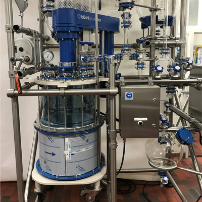 Peptide synthesizer with height adjustable stirrer Peptide synthesizer with height adjustable stirrer