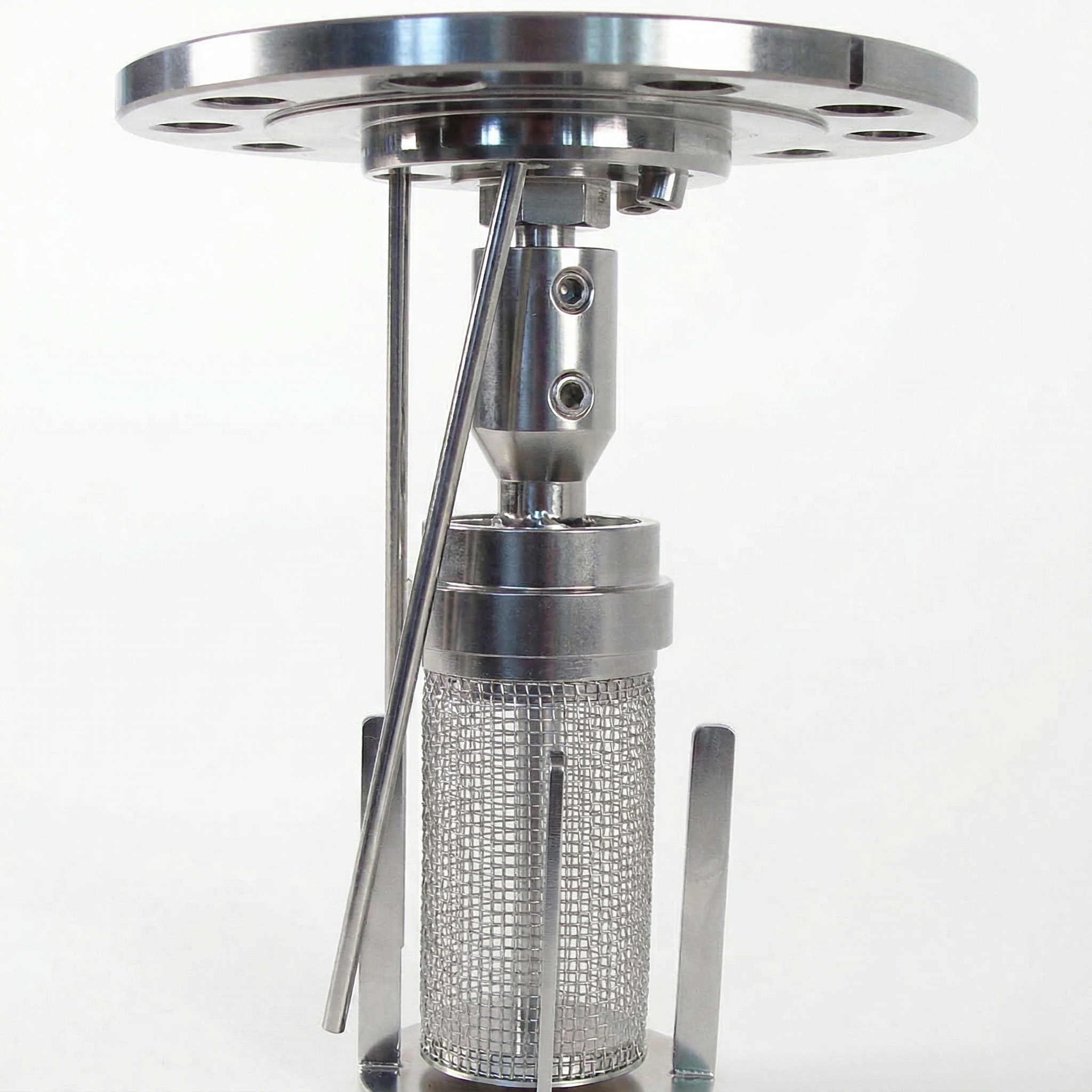 Spinning catalyst baskets The basket rotates with the stirrer shaft, ideal for pellets, extrudates, and shaped catalyst bodies.