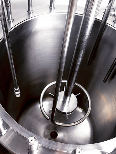 100 liter Hastelloy® pilotclave® with a hollow stirring shaft and a sparging tube for optimal gas entrainment paired with a sampling system