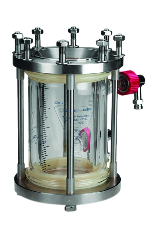 Pressurized glass vessel with heating jacket
